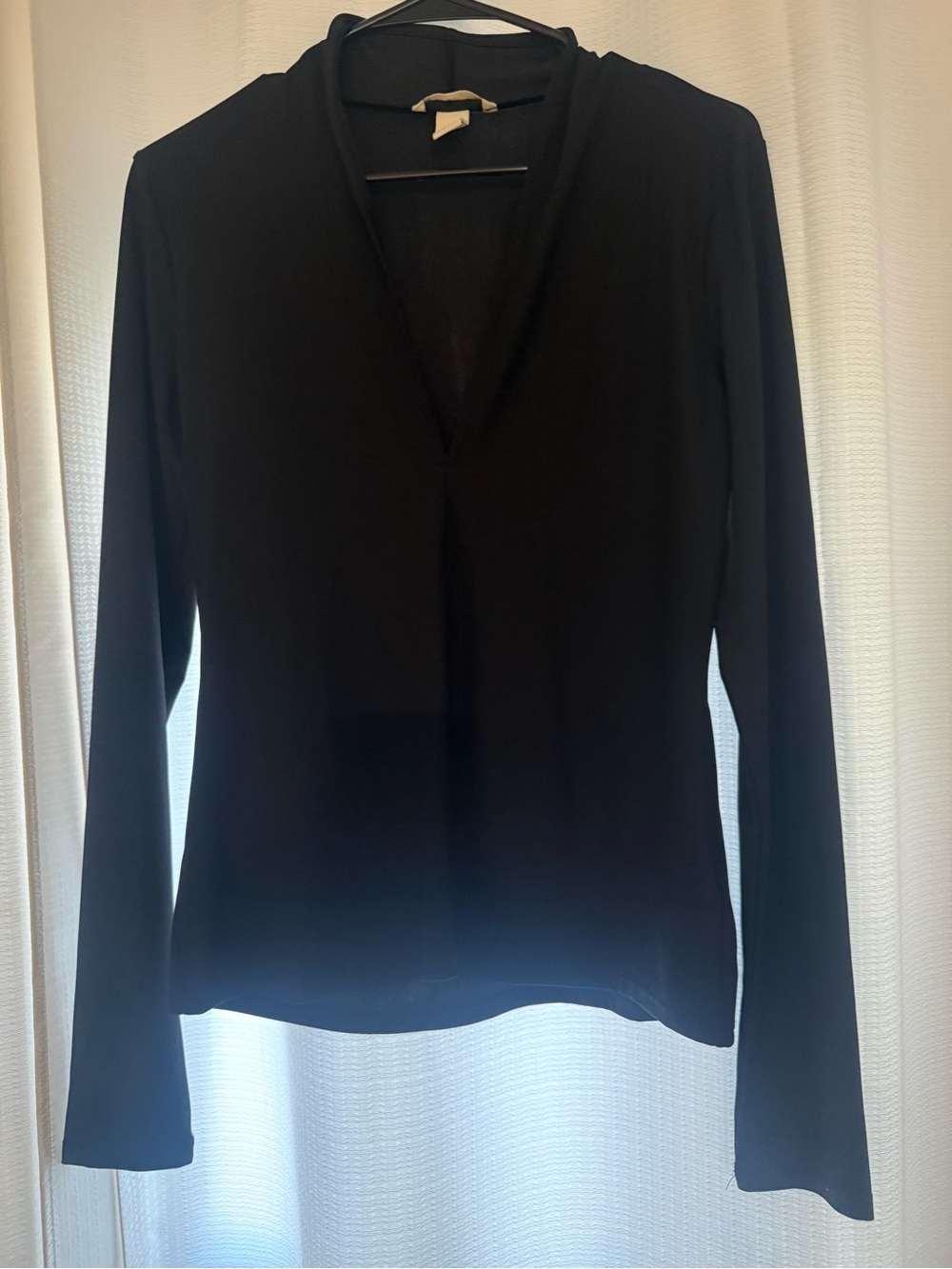 Black Long-Sleeve V-Neck Women's Top H&M medium shirt